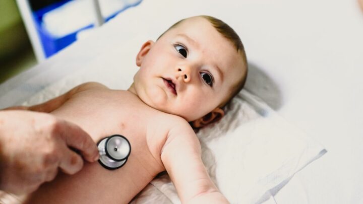 Enorme toename longontsteking en kinkhoest onder kleine kinderen