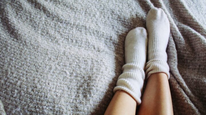 Dit is de reden om sokken te dragen tijdens het slapen tijdens de winter